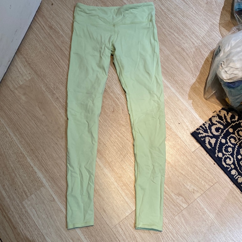 ALO workout leggings